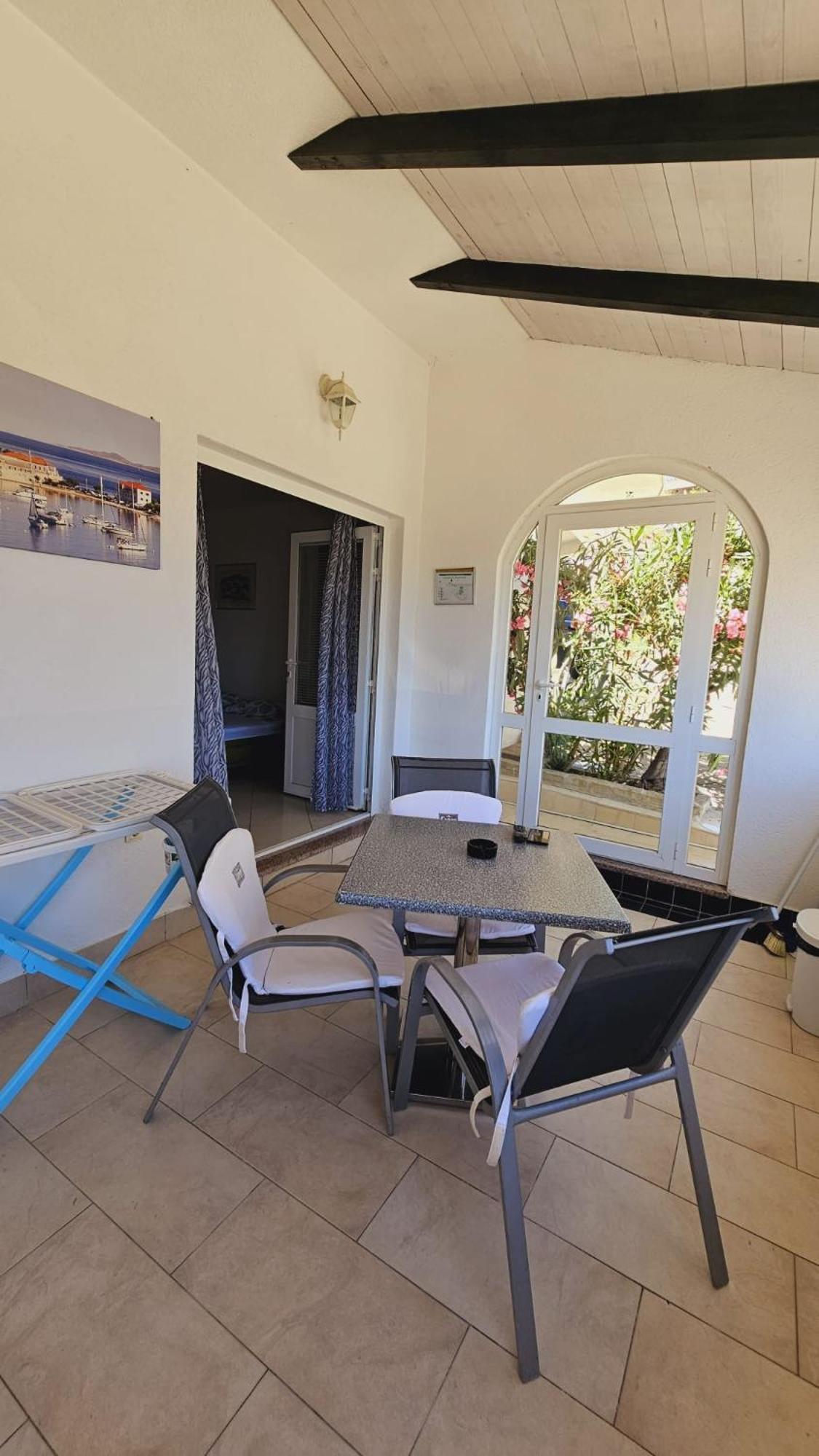 Apartment House Berry Primosten Luaran gambar